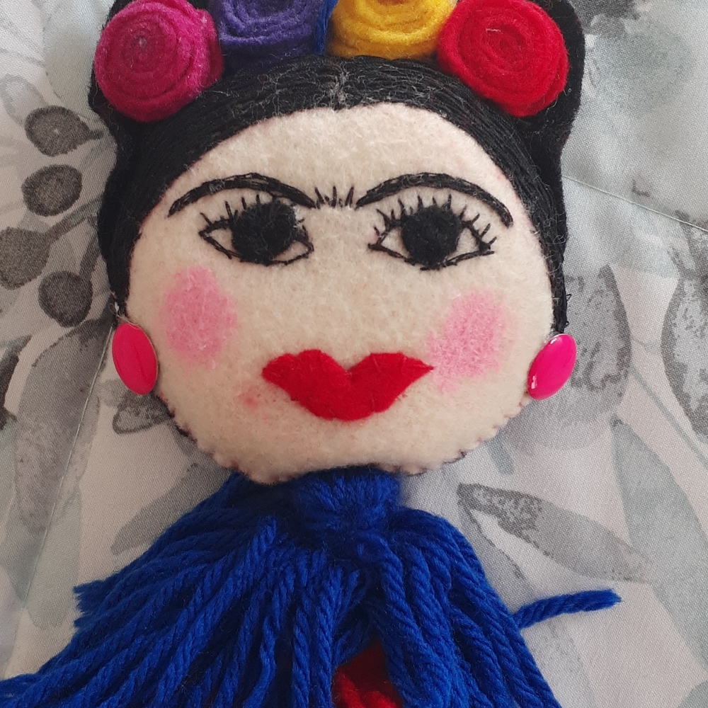 frida doll - Picture 3 of 3